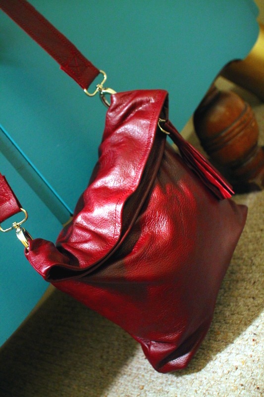 Tips on sewing a leather handbag